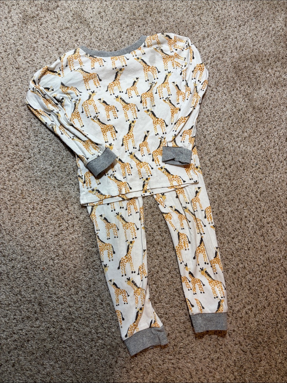 Burt’s Bees Baby 100% Organic Cotton 2 Piece Pajama Set Size 4T Giraffe Print